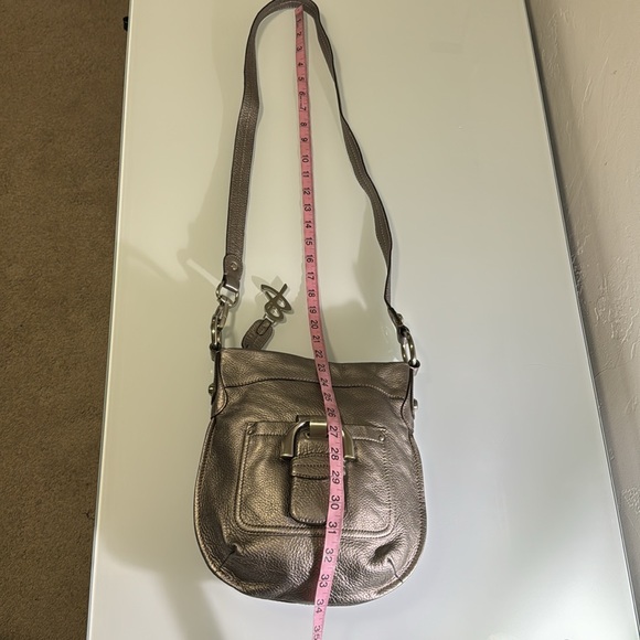 B Makowsky metallic pewter pebbled leather crossbody bag - Picture 13 of 13